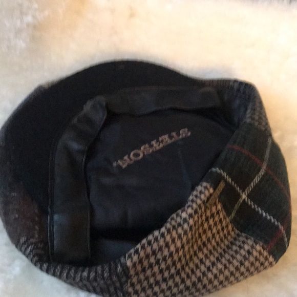 Hat - Picture 2 of 5